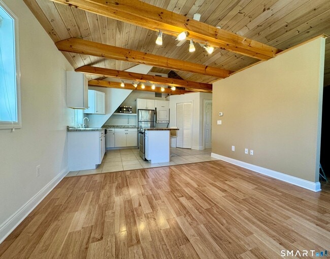Photo - 114 Meadow Lark Ln