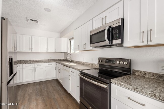 Building Photo - 15604 E Mustang Dr Rental