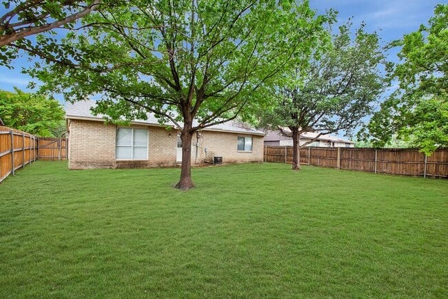 Photo - 5308 Gates Dr