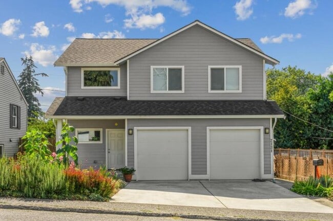 2 bedroom in Seattle WA 98108 - 2 bedroom in Seattle WA 98108 Condo Unit Duplex  A