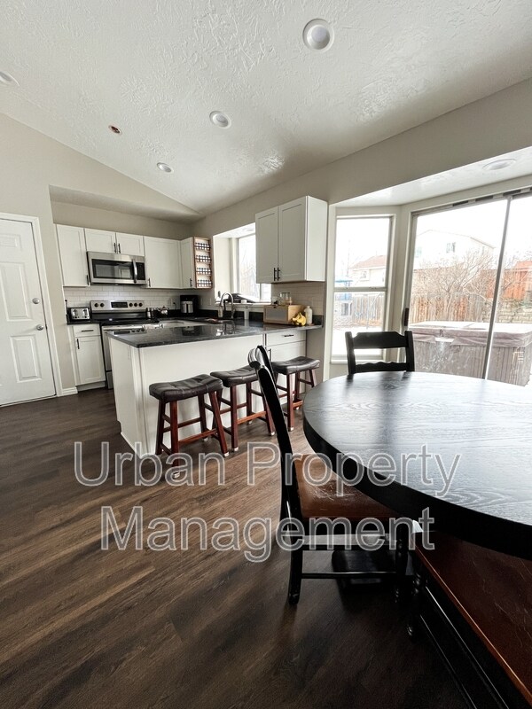 Photo - 734 W 2220 N