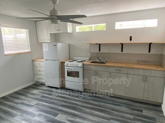 Building Photo - 4133 3rd Ave N Unit B