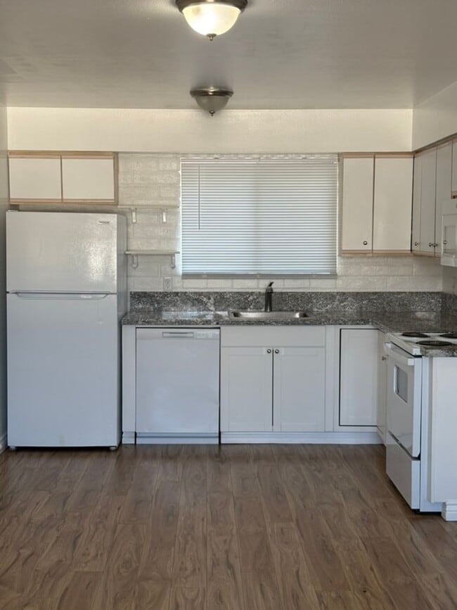 Photo - Cozy 2-Bedroom Duplex for Rent!