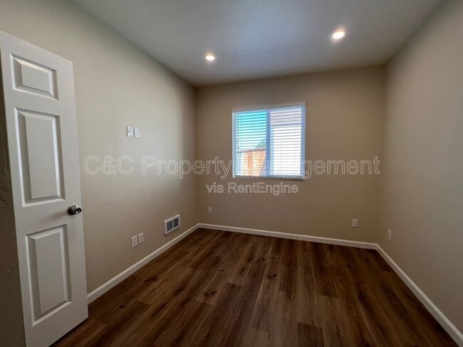 Photo - 1478 Darwin St Unit A