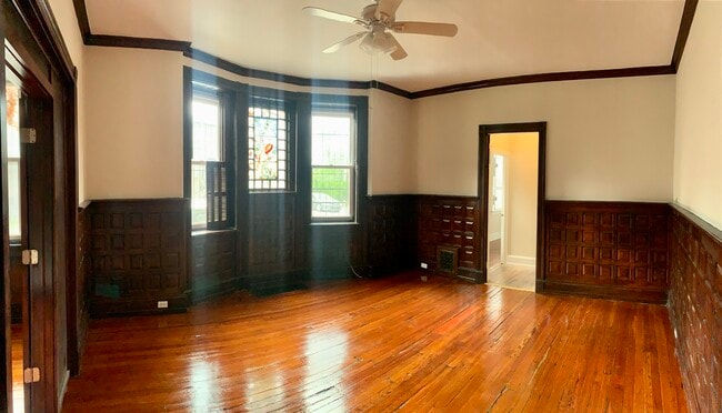 Building Photo - 4023 Pine St Unit 1