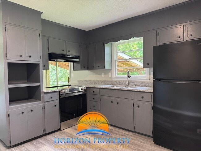 Photo - 6117 Colfax Rd NW