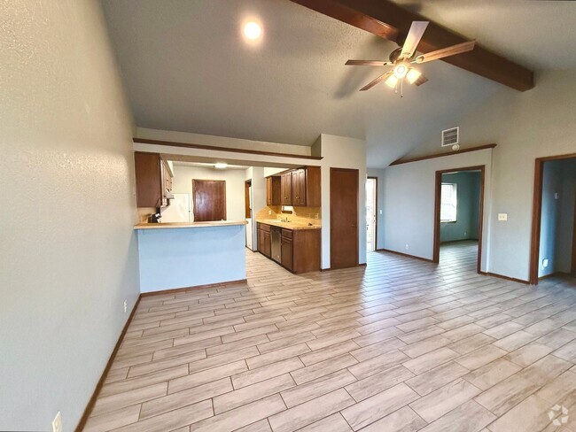 Building Photo - 2BD 1BA Duplex in NW OKC! Rental