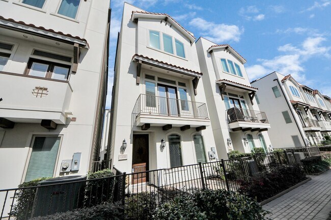 Photo - 1265A Bonner St