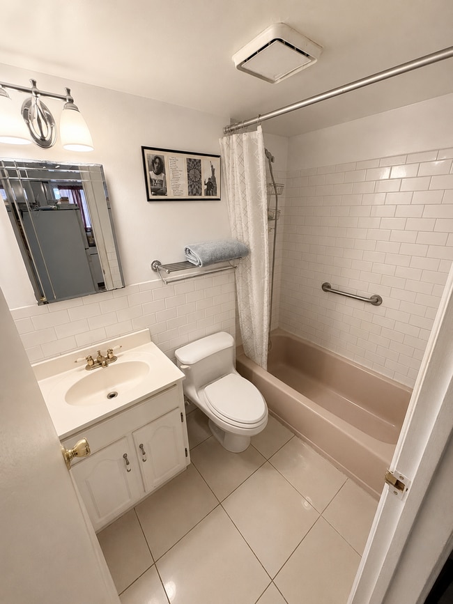 606 Travis Ave Unidad Small 1 bedroom