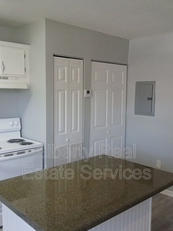 Photo - 131 Rolland St