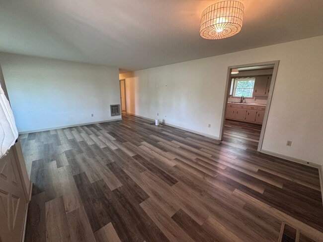 Photo - 2934 Butterworth Rd