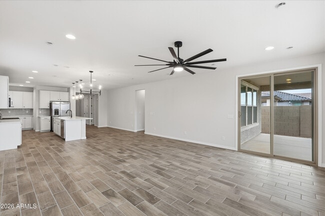 Photo - 932 W Macaw Dr