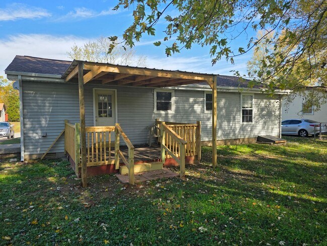 Photo - Charming 3-Bedroom Home with Spacious Back...