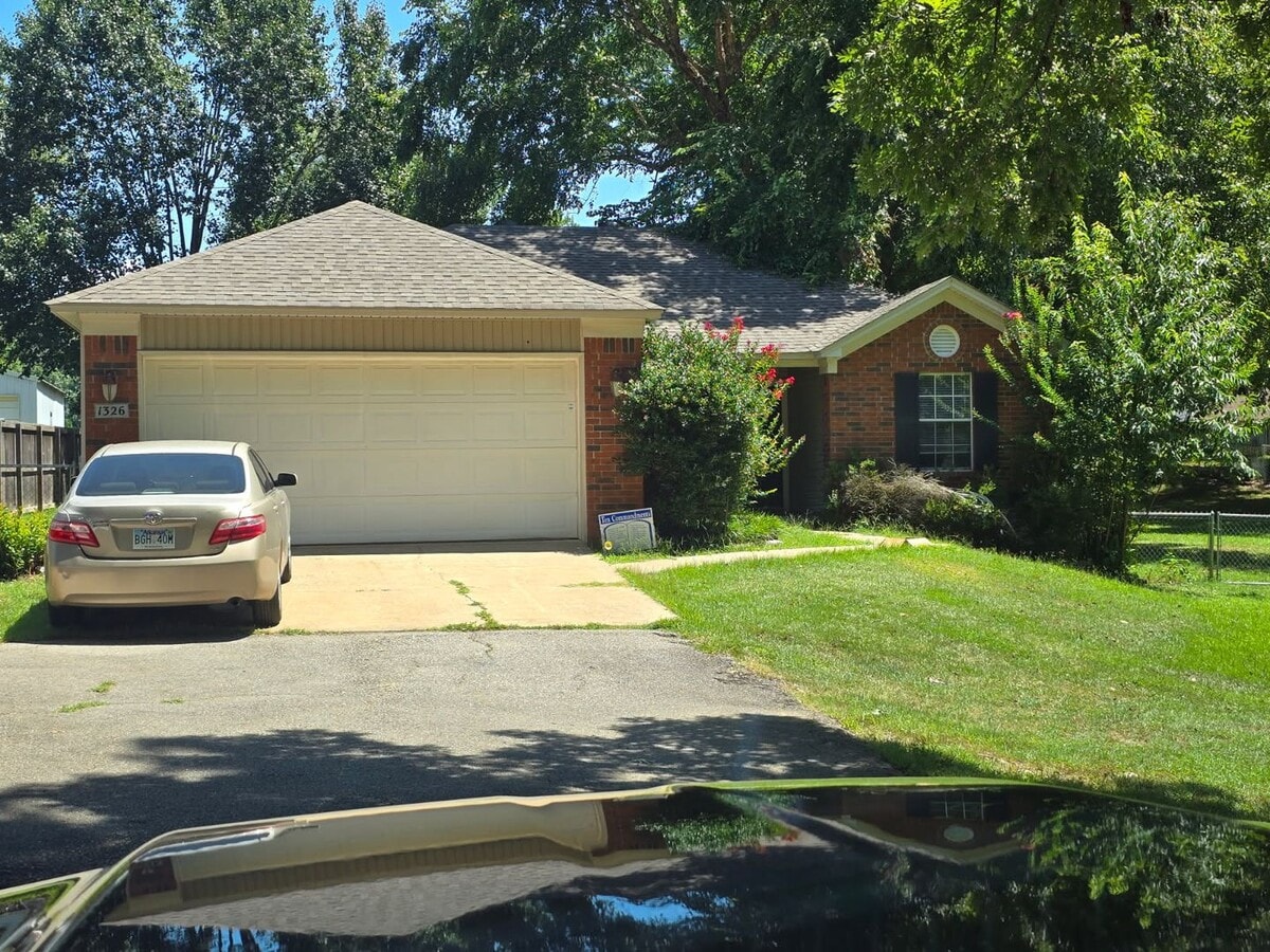 Photo - 1326 Tijeras Rd House