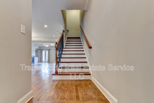 Photo - 4648 Pine St