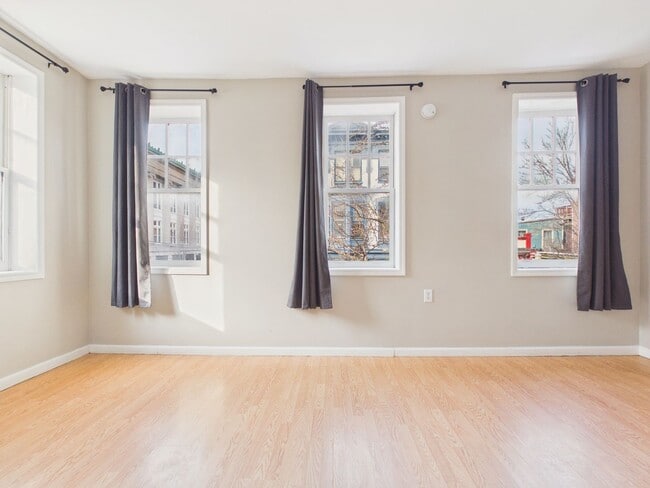 Photo - 1001 N 3rd St Unidad 3