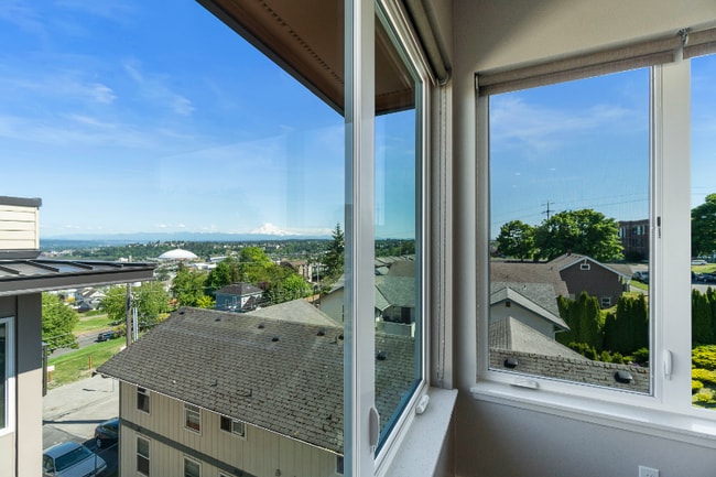 Photo - 1925 S I St Unidad A401