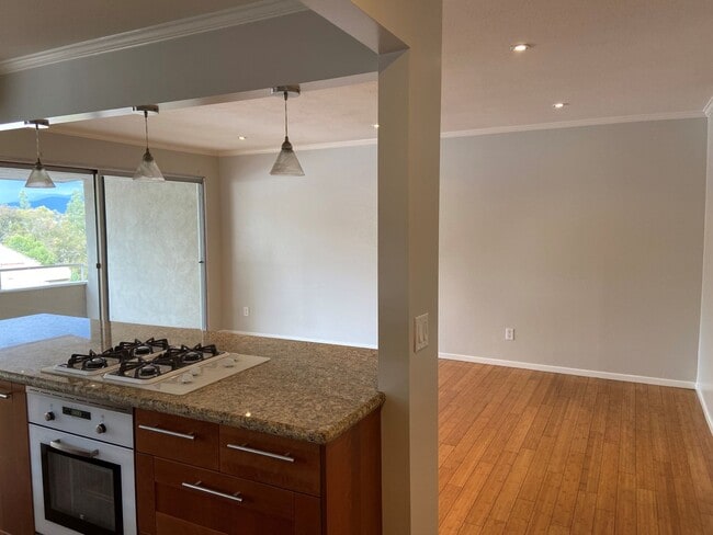 Photo - 2 Bed, 1 Bath Townhouse with attached 2 car garage ready to move in soon!!