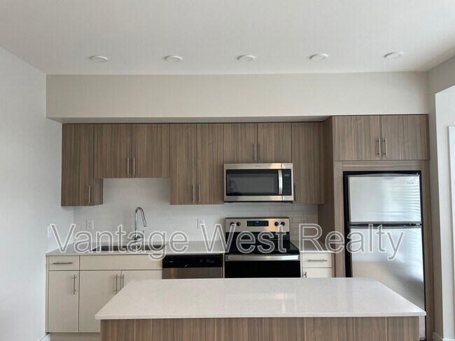 Photo - 685-685 Boynton Pl