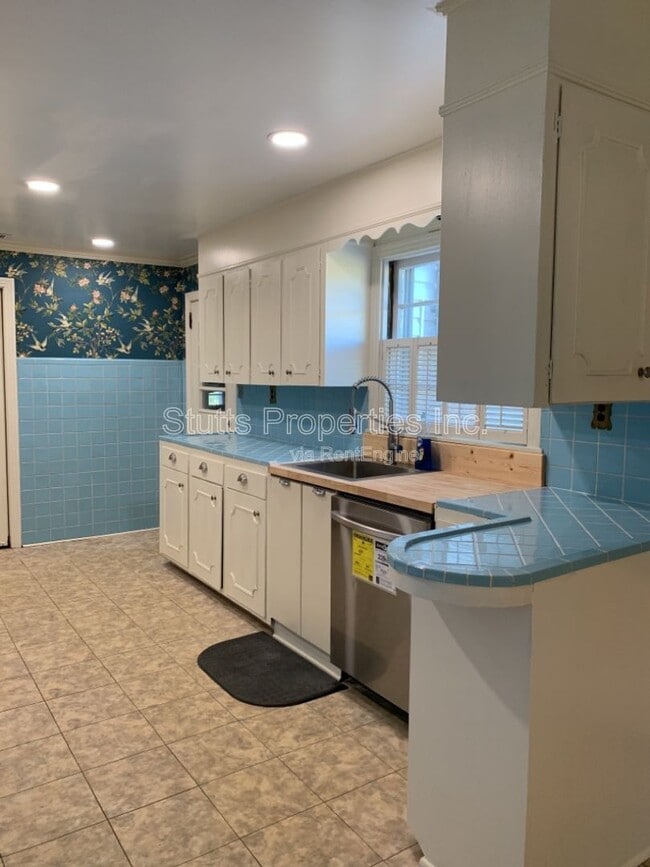 Photo - 1924 Chisholm Rd