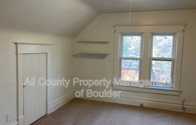 Photo - 1827 Grove St