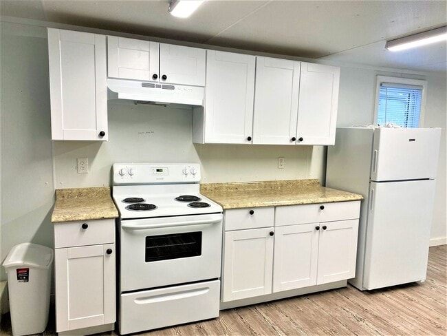 Photo - ****Warwick/Oakland Beach – Waterfront Single Family Home - $1,750****