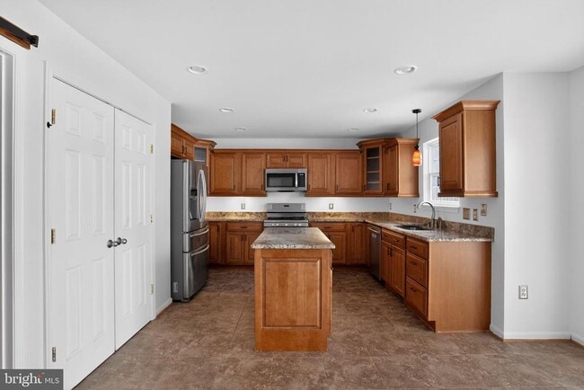 Photo - 28 Basalt Dr