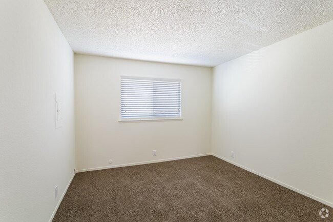 1HAB, 1BA - 605 ft² - Bell Park Apartments
