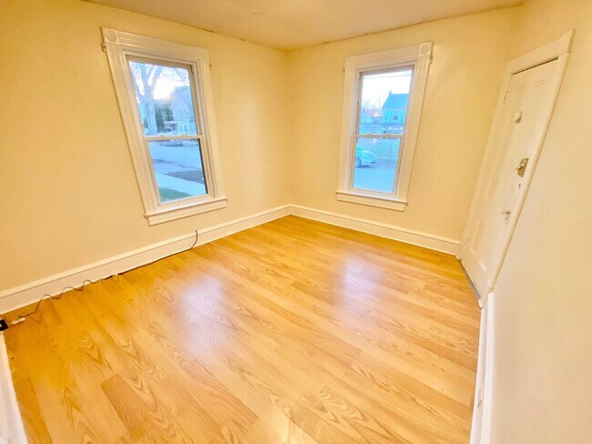 Building Photo - 54-56 Intervale Avenue Unit A