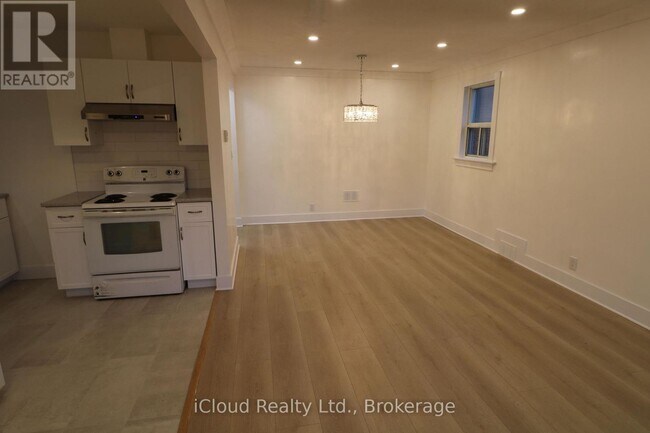 Photo - 1848 Keele St