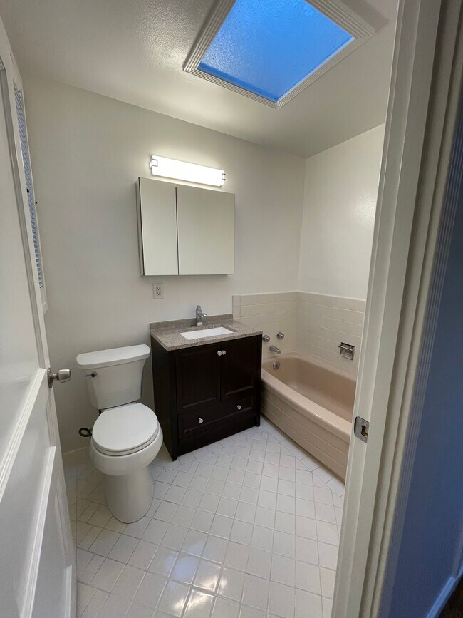 Bathroom with tub and shower - 1346 33rd Ave