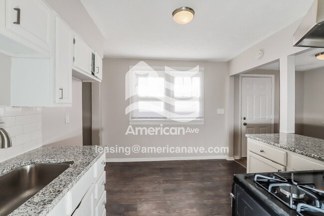 1942 S 14th St
