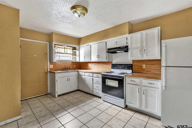 Photo - 2622 N Tenneha Ave