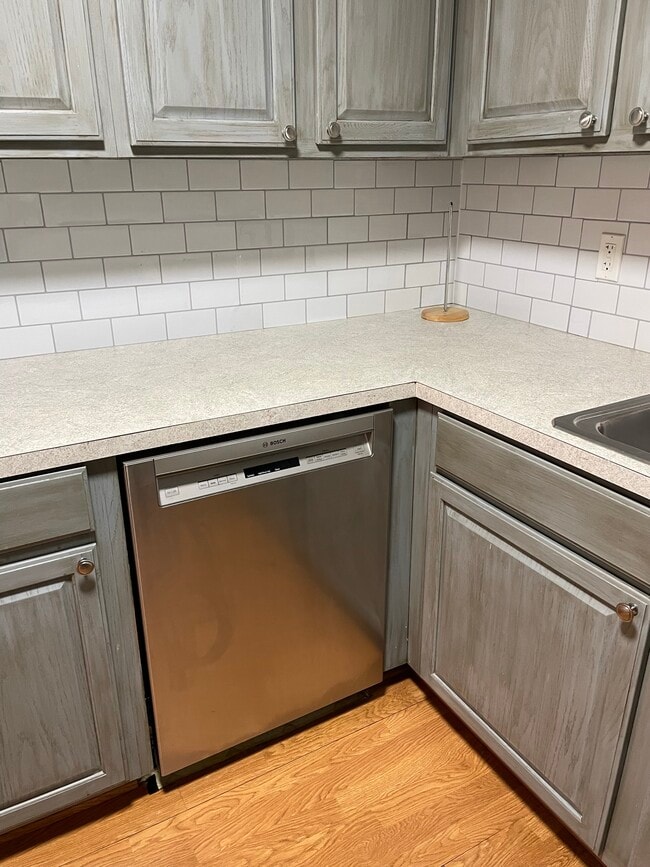 Photo - 8 Lancelot Court Unit 24