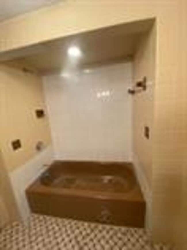 Photo - Erez Almog - Gilmore Street Unit 2