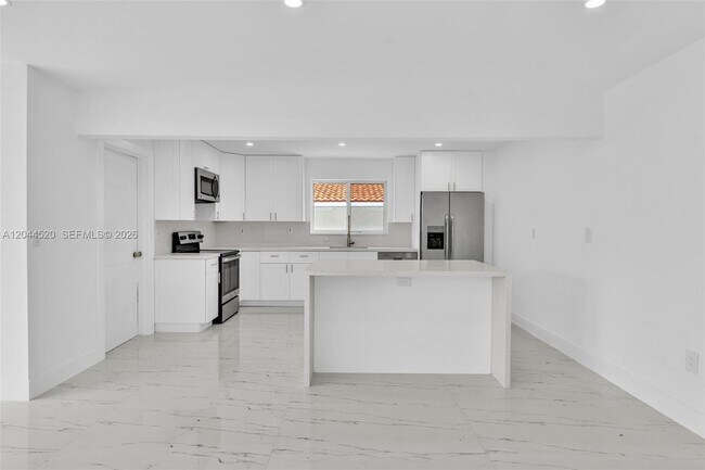Photo - 8858 Harding Ave