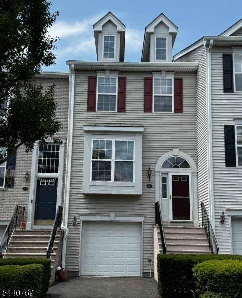 Photo - 533 Coventry Dr