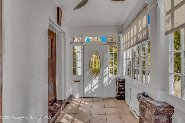 Photo - 533 S Franklin St