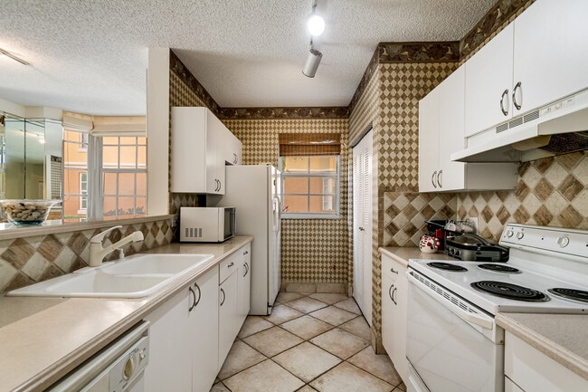 Photo - 19601 E Country Club Dr Unidad FL1-ID1018683P