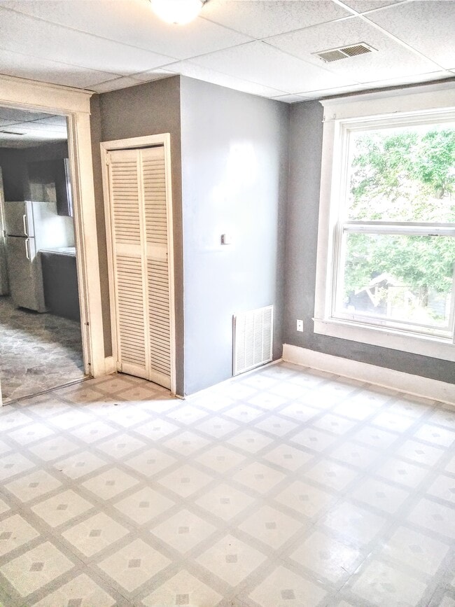 Building Photo - 312 N Mulberry St Rental