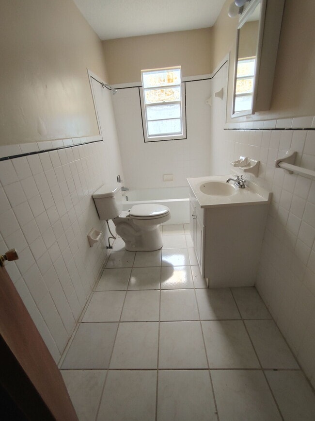 Photo - Beautiful 4Bd/2BA Right off Miccosukee Rd.
