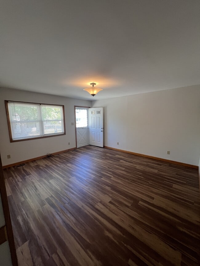 Photo - 61 E Park St