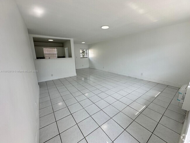 Building Photo - 6029 Polk St Unit 2 Rental
