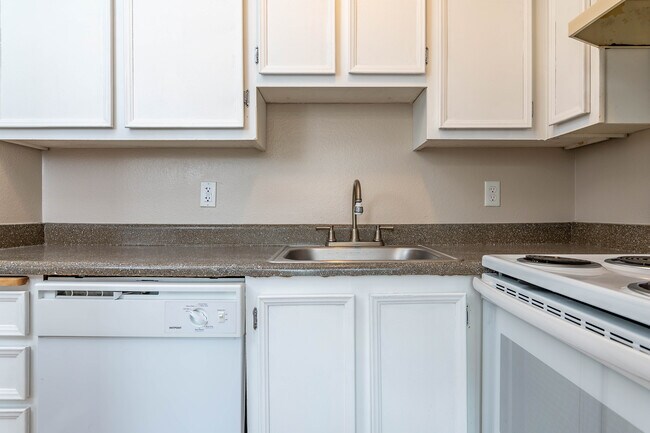 Photo - Moreland Place Apartments