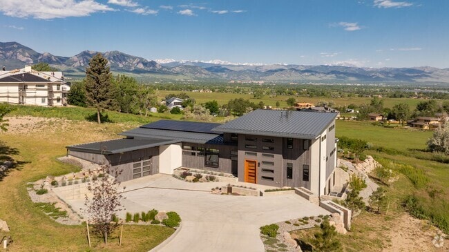 Building Photo - Luxury Panorama Park Home with Unobstructe...