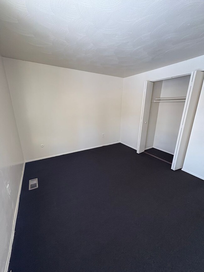 Photo - Spacious and charming 4 Bed Home in Convenient West Toledo Location