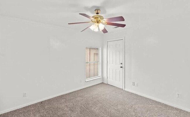 Photo - 358 W Quanah Rd