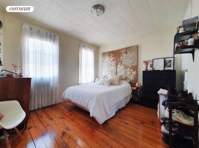 Photo - 529-529-531 Graham Ave Apartment