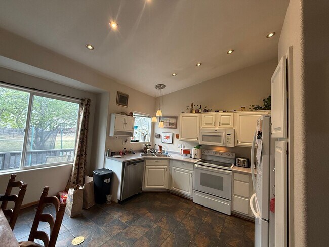 Photo - Three Bedroom Home in Wolf Creek, near Fox Hill GC