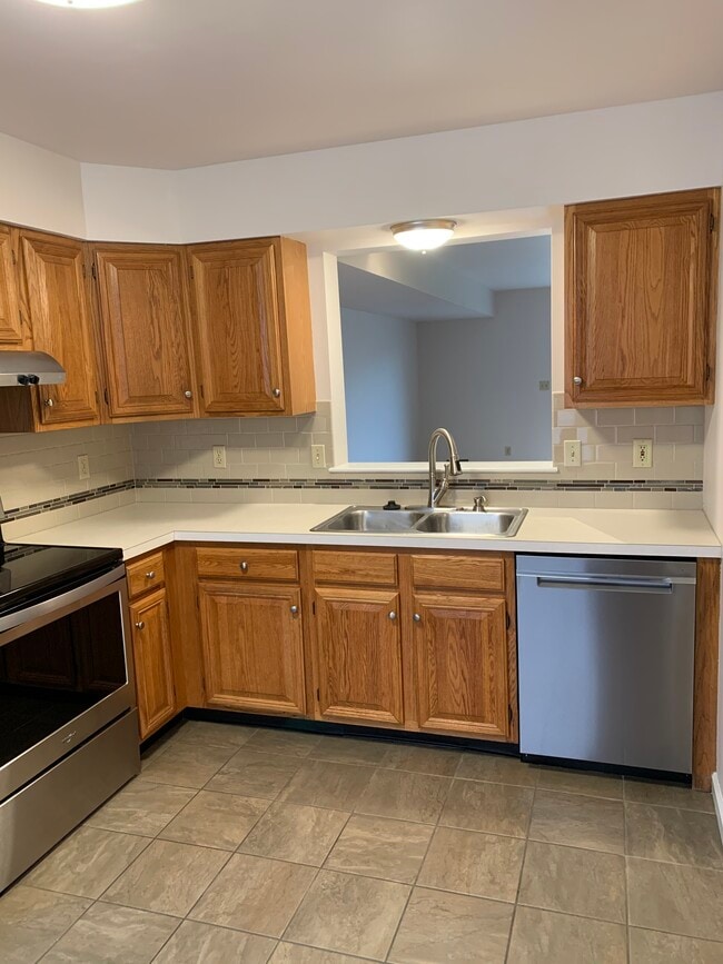 Photo - 158 Melrose Ln